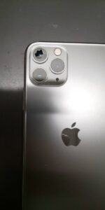 iPhone11Pro　カメラレンズの割れ