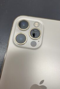 iPhone12Pro　カメラのレンズ割れ