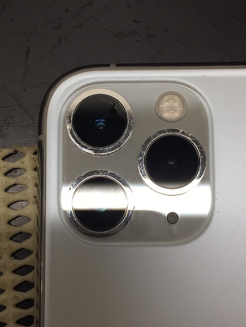iPhone11Pro　カメラレンズヒビ割れ