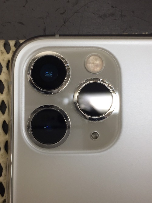iPhone11Pro　カメラレンズ貼り替え完了！