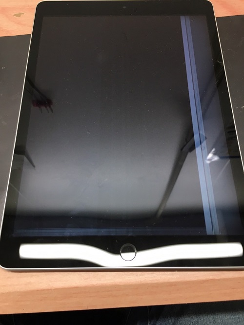 iPad9　液晶表示不良