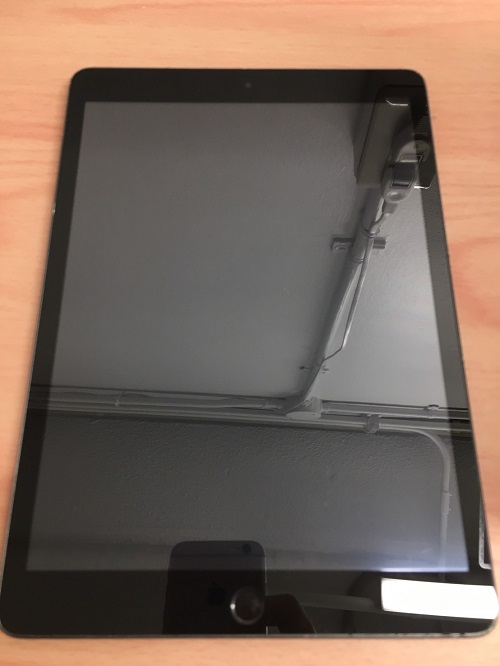 iPad9　ガラス交換後ツルツル