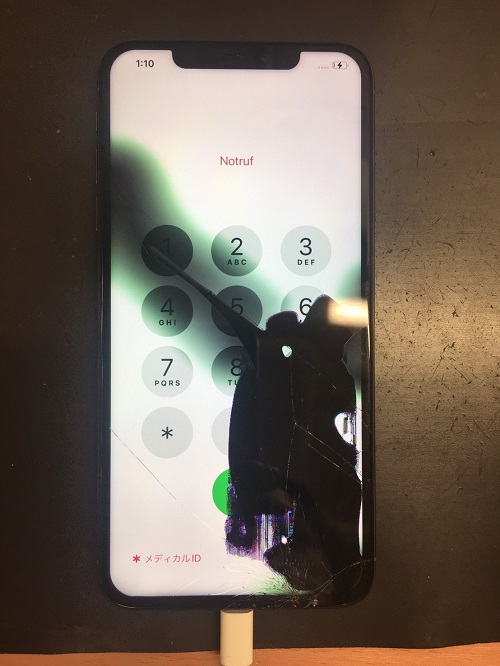 iPhoneXsMax　液晶表示不良、黒いシミ